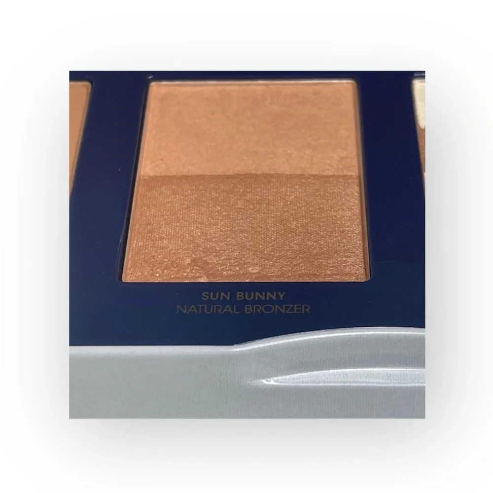 Deadstock: new Too Faced ㋛ Bonjour Soleil Bronzer Wardrobe Palette ㋛ Snow Bunny